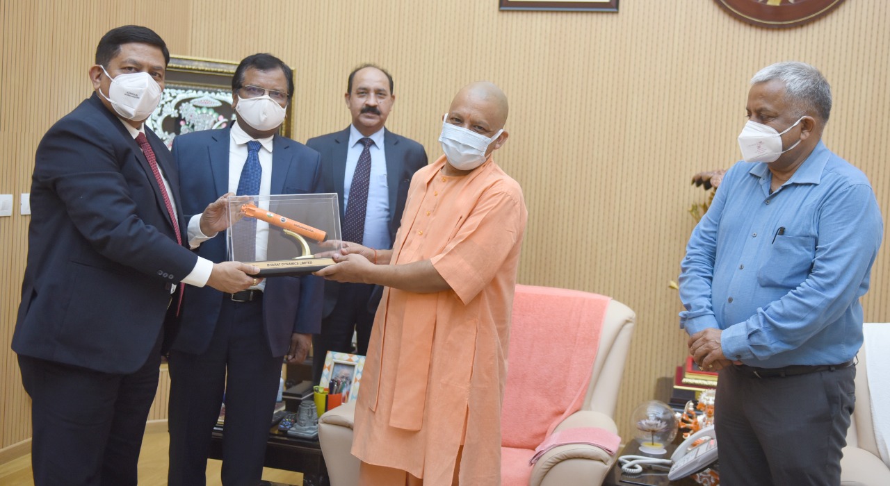 बीडीएल ने उत्तरप्रदेश रक्षा कॉरिडर में निवेश करने यूपीईआईडीए के साथ अनुबंध ज्ञापन प्रलेख  पर हस्ताक्षर किये