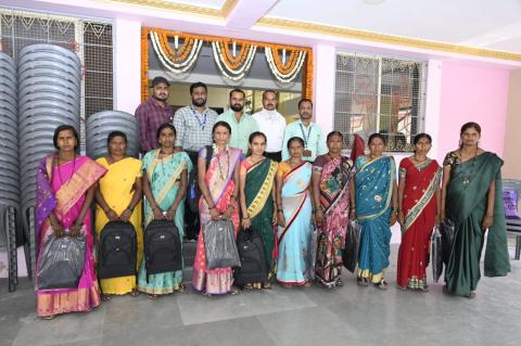 Training team with fisher women SHG