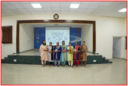 पॉट पेंटिंग प्रतियोगिता की छवि 2