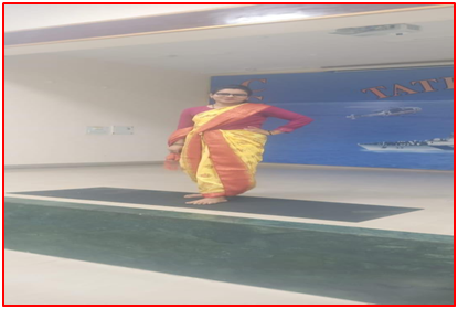 साड़ी ड्रेपिंग पर कार्यशाला की छवि 2