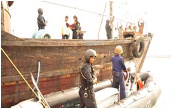 बोर्डिंग टीम काम करते हुए की छवि