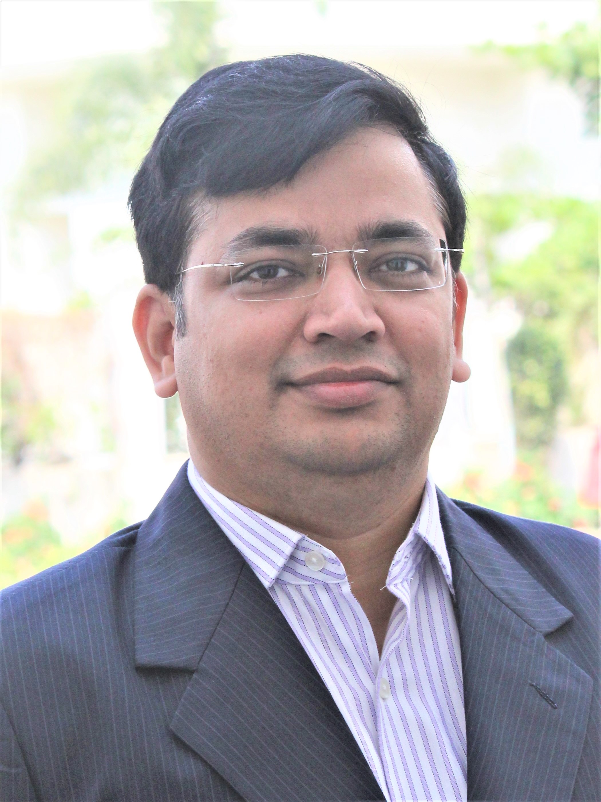 Dr. Muneendra Ojha  