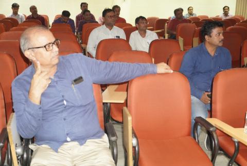 1 Nov. 2022 : With Audience Prof. MM Gore, MNNIT Allahabad